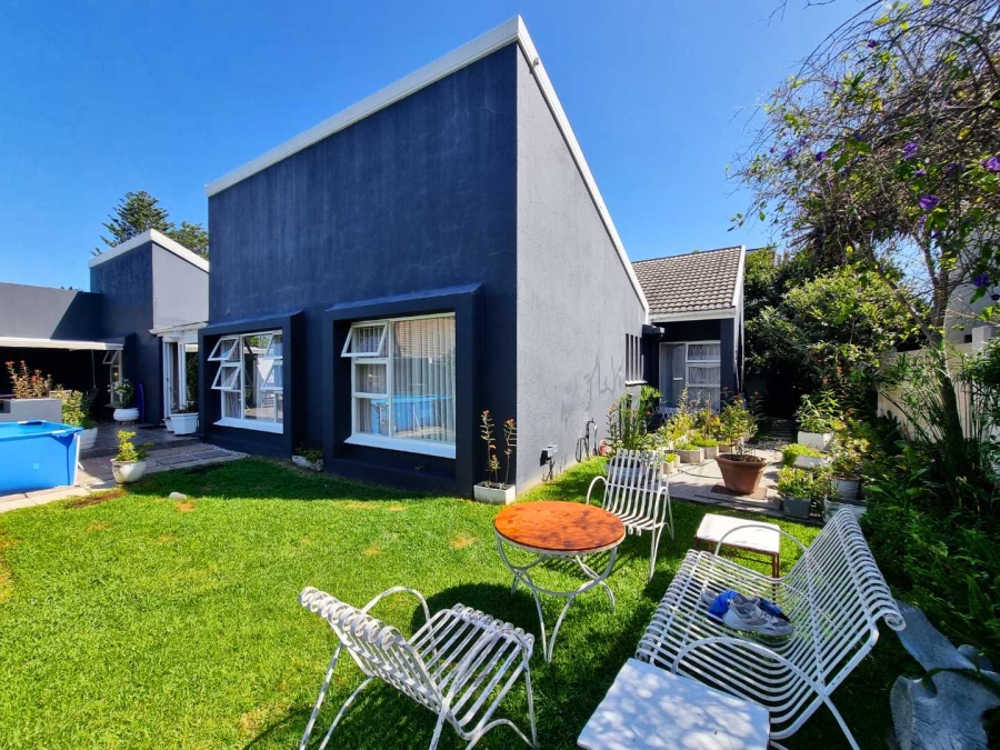 4 Bedroom Property for Sale in Westcliff Western Cape